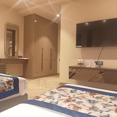 Hotel Cullinan By Qotel Janakpuri Delhi  Buitenkant foto