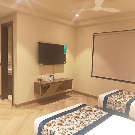 Hotel Cullinan By Qotel Janakpuri Delhi  Buitenkant foto