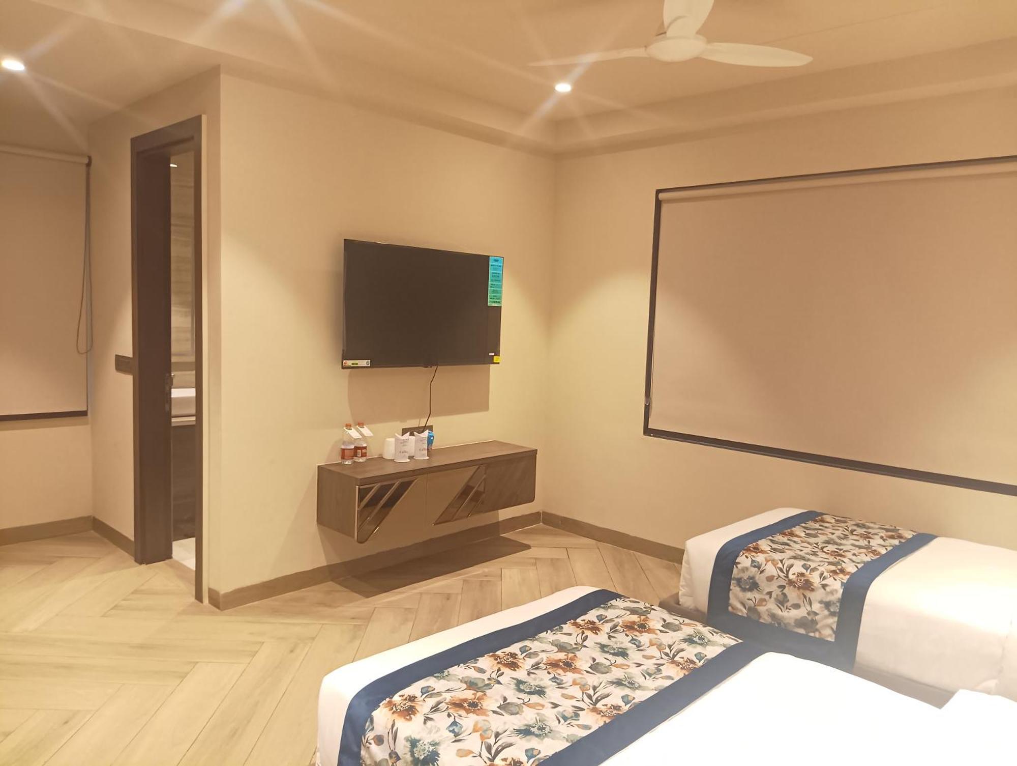 Hotel Cullinan By Qotel Janakpuri Delhi  Buitenkant foto