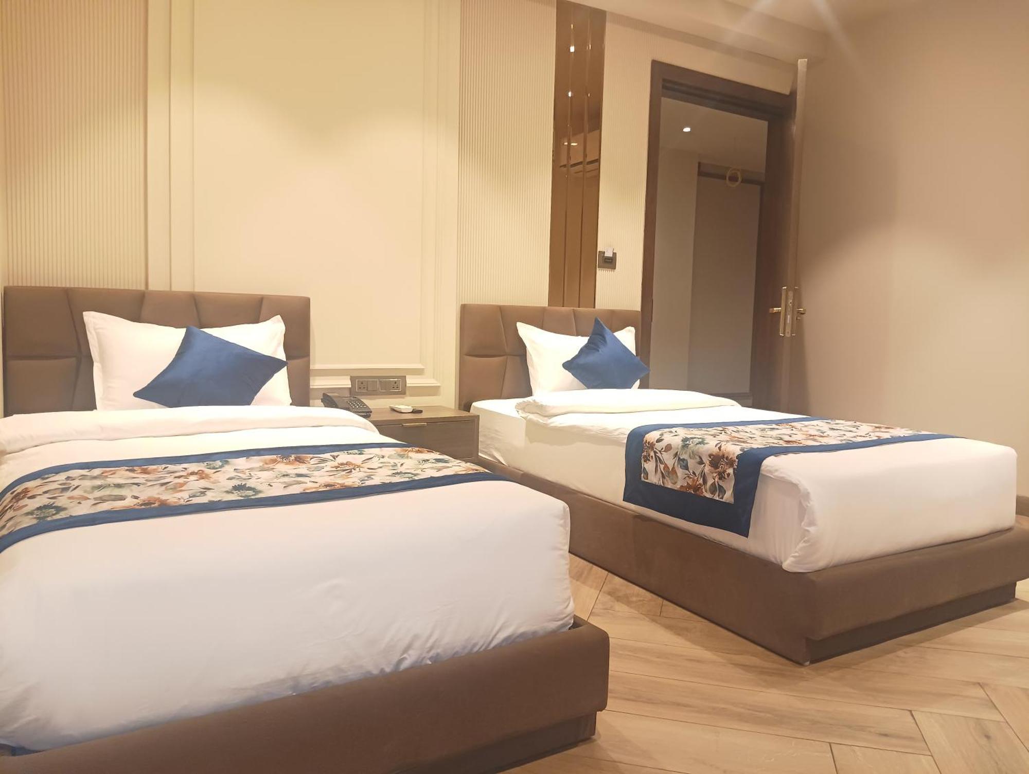 Hotel Cullinan By Qotel Janakpuri Delhi  Buitenkant foto