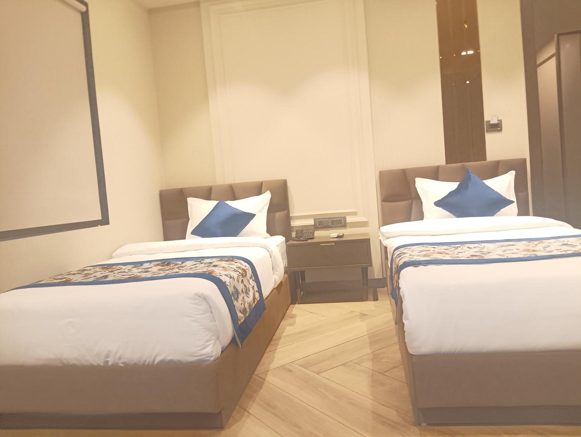 Hotel Cullinan By Qotel Janakpuri Delhi  Buitenkant foto