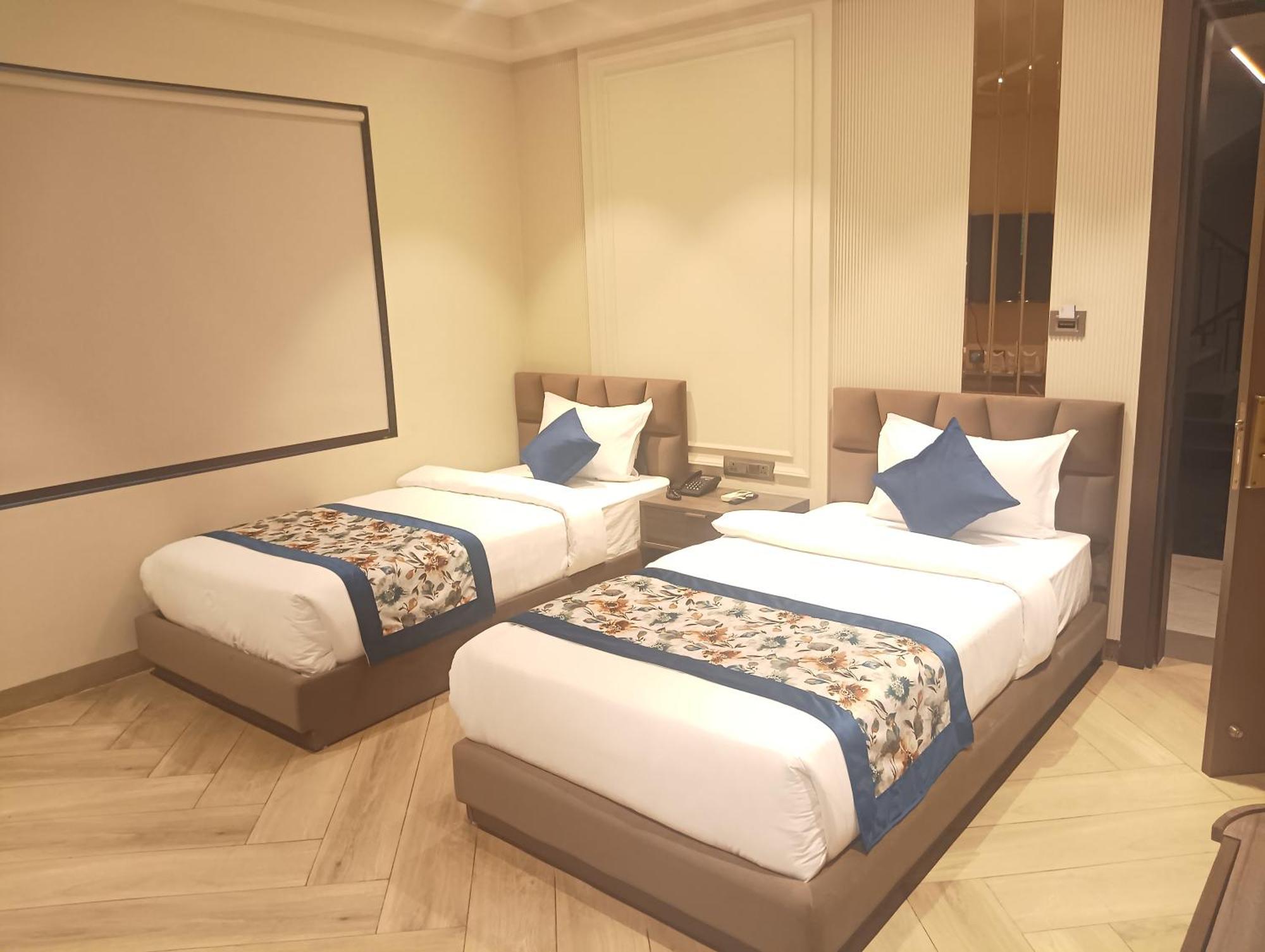 Hotel Cullinan By Qotel Janakpuri Delhi  Buitenkant foto