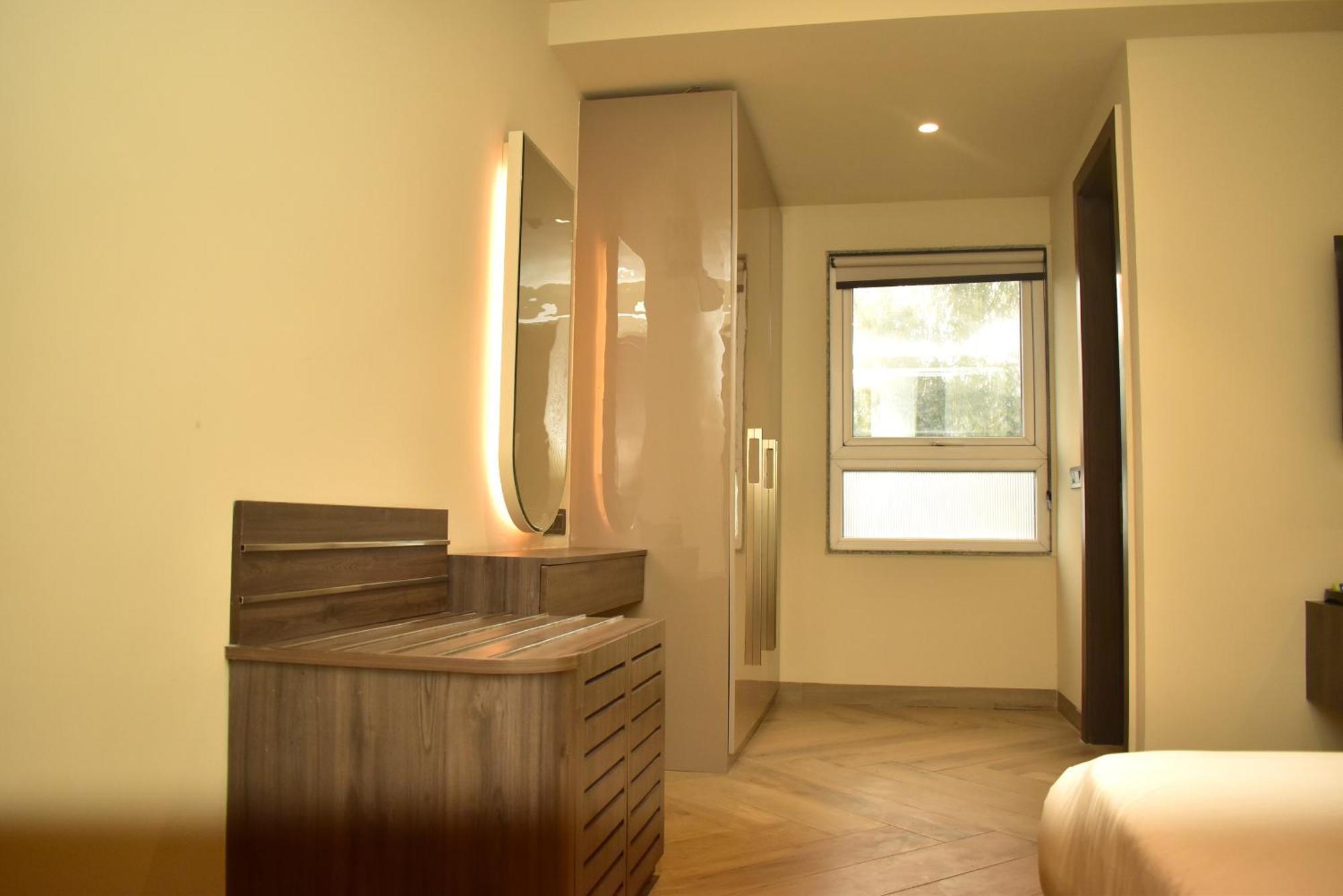 Hotel Cullinan By Qotel Janakpuri Delhi  Buitenkant foto