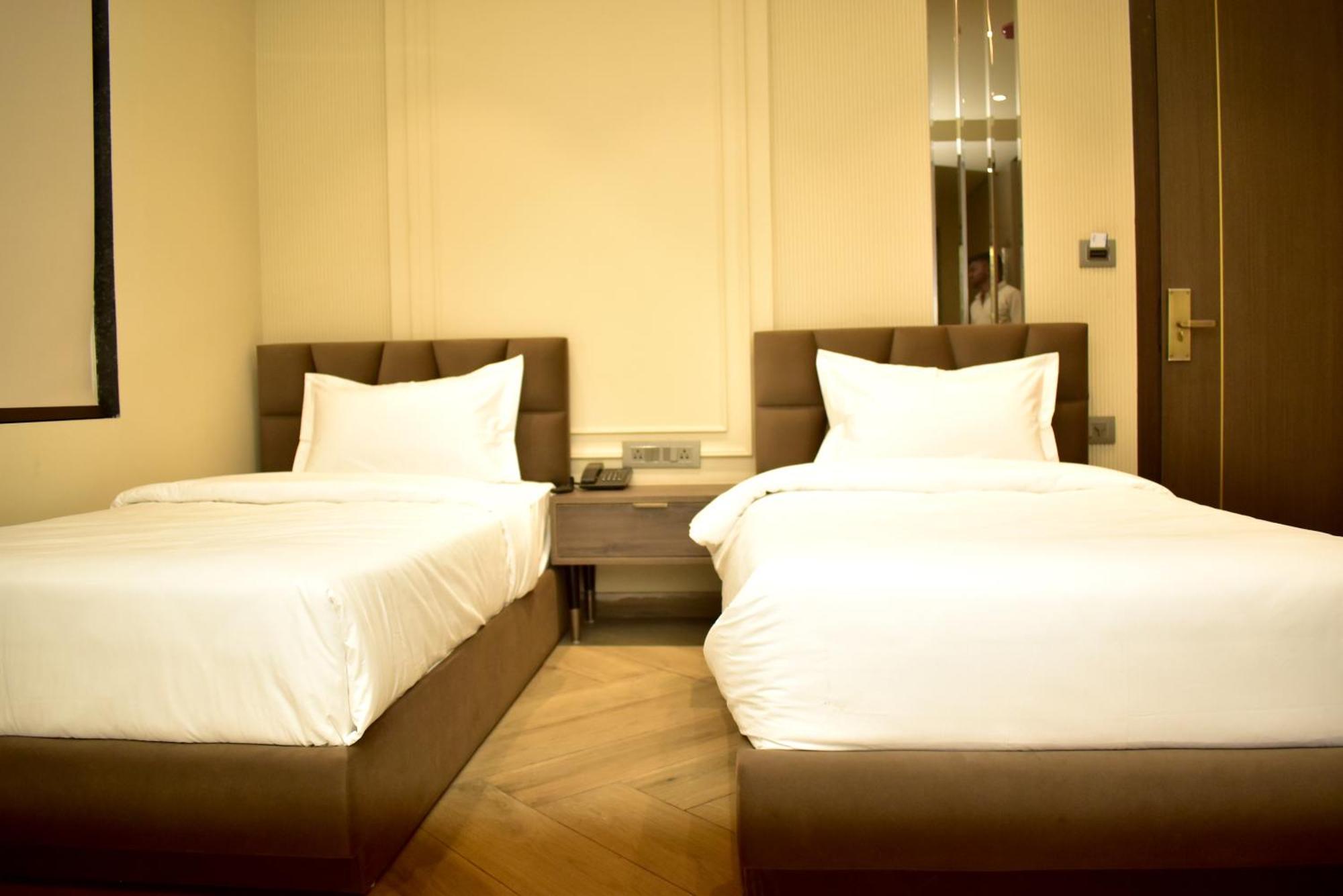 Hotel Cullinan By Qotel Janakpuri Delhi  Buitenkant foto