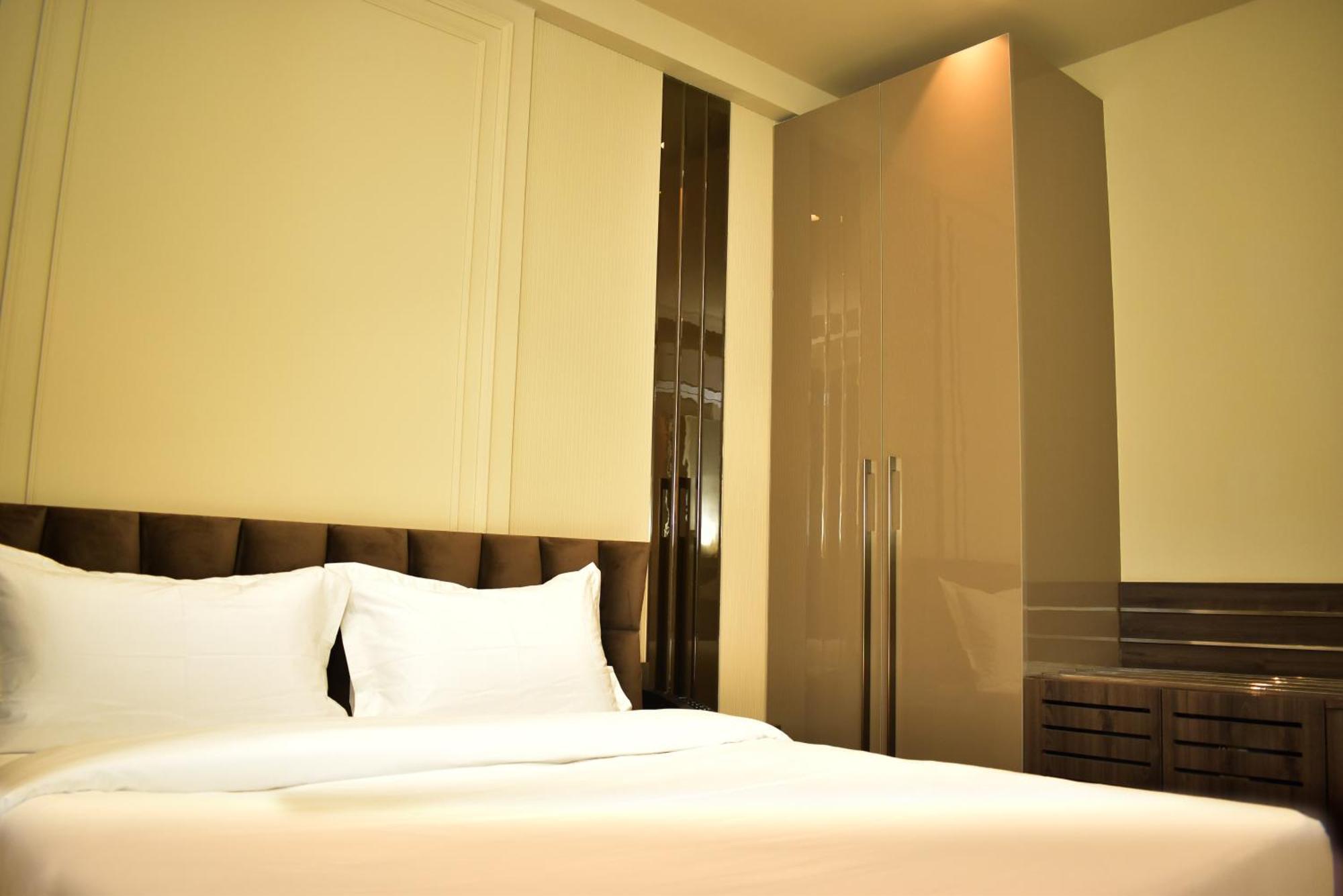 Hotel Cullinan By Qotel Janakpuri Delhi  Buitenkant foto