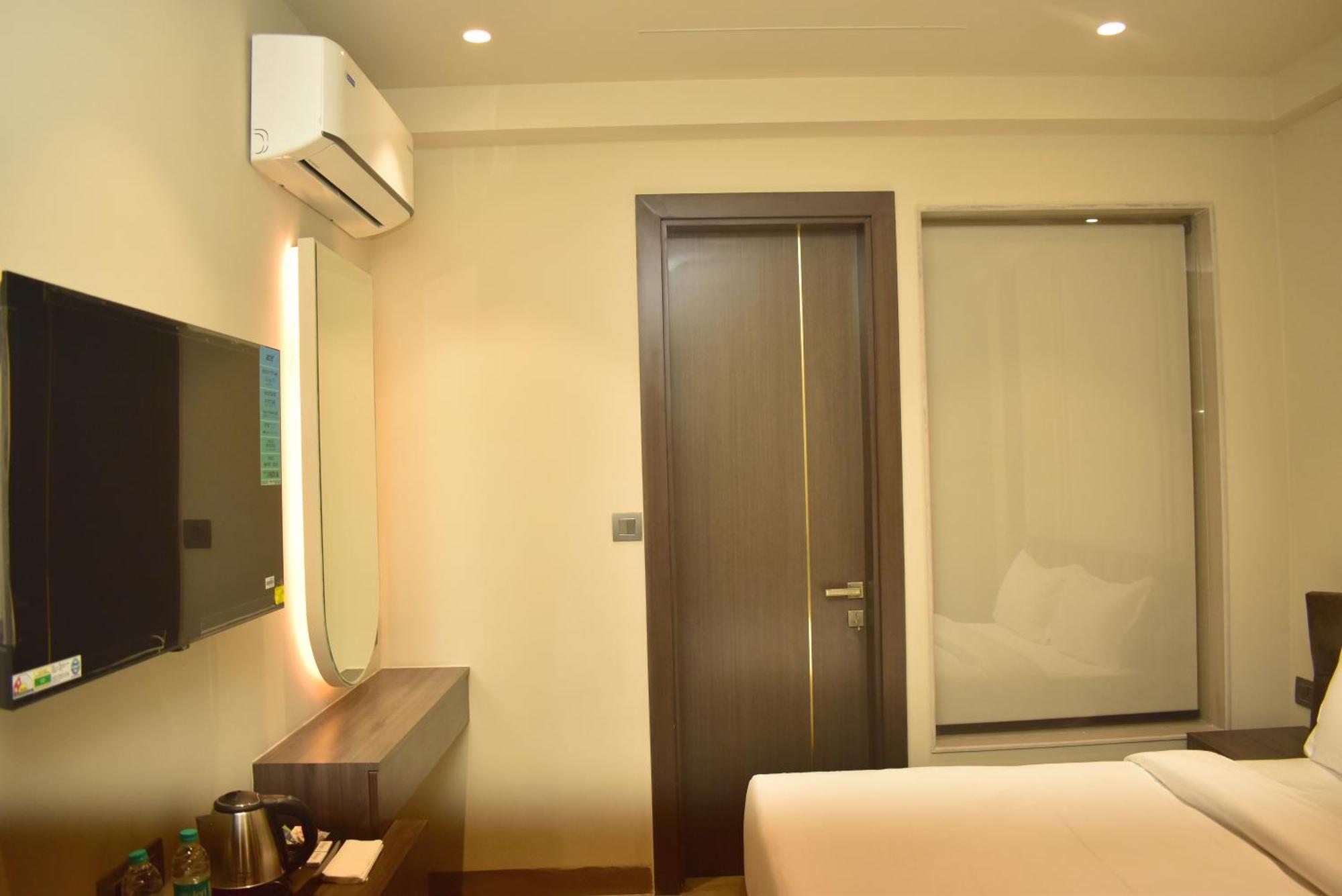Hotel Cullinan By Qotel Janakpuri Delhi  Buitenkant foto