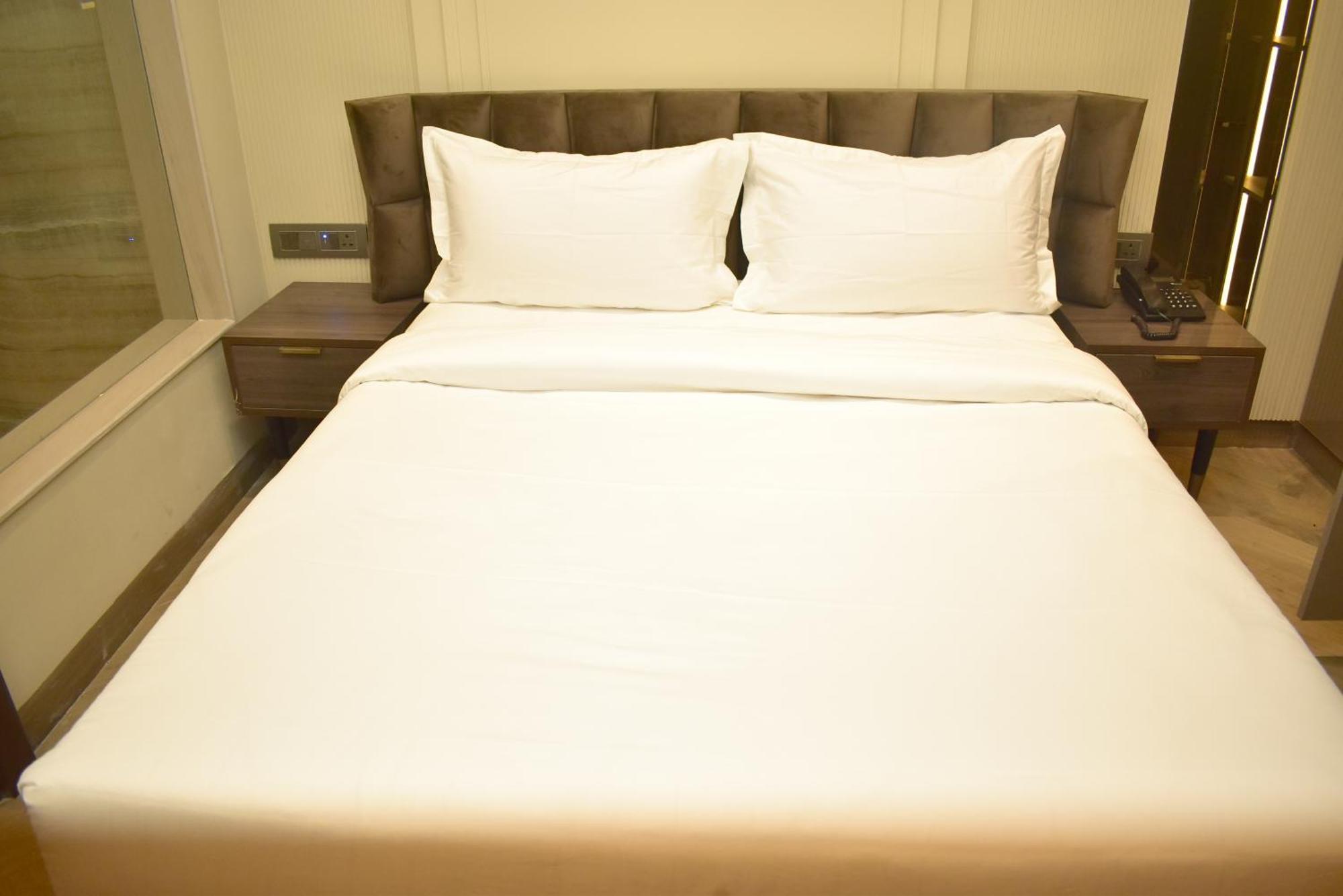 Hotel Cullinan By Qotel Janakpuri Delhi  Buitenkant foto