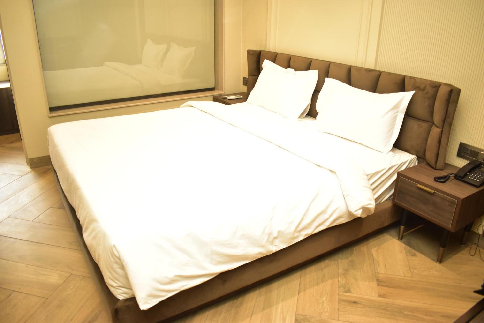 Hotel Cullinan By Qotel Janakpuri Delhi  Buitenkant foto